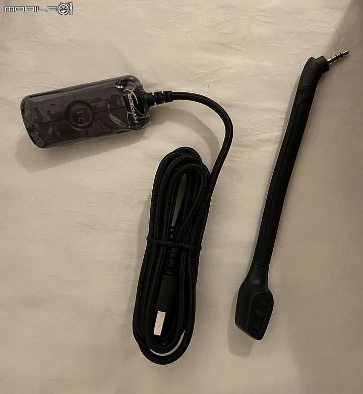 新週邊入手 HyperX Cloud Revolver 7.1 簡單開箱