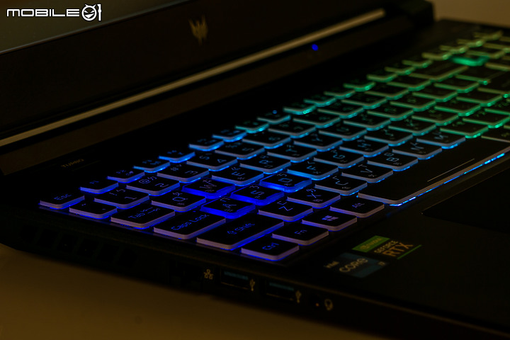 Acer Predator Helios 300 電競筆電 散熱出眾的 3A 遊戲利器！