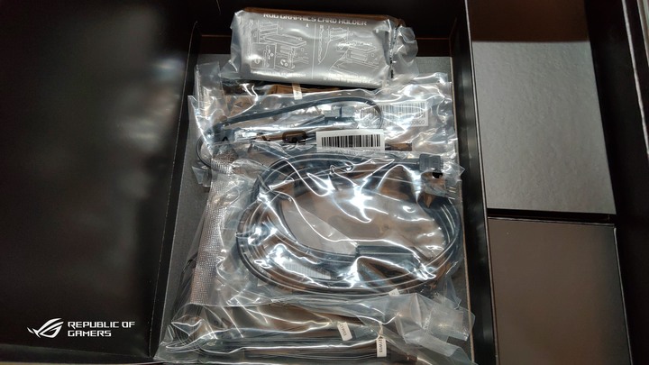 ROG & EKWB信仰電腦自組升級分享。