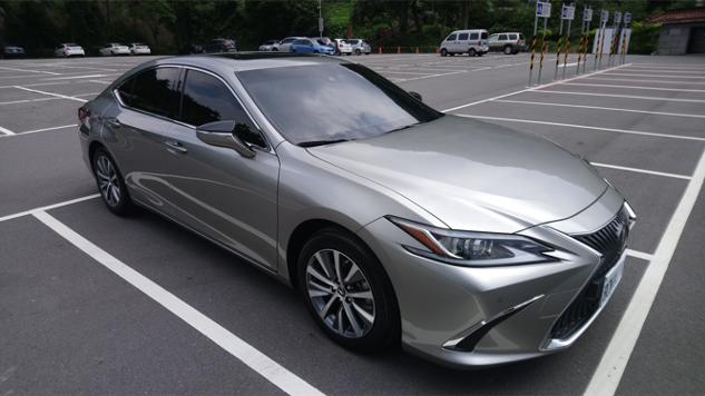 2021 TOYOTA 8.5代CAMRY 2.0汽油豪華版 購入使用2週微開箱