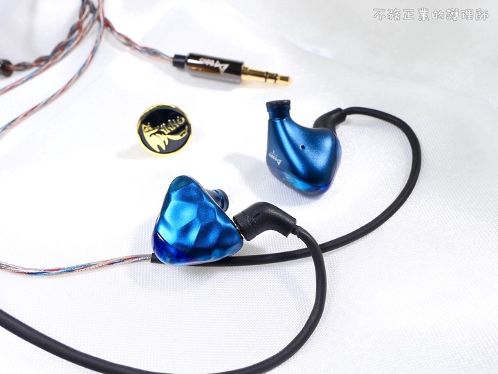 [不務正業護理師開箱]ikko GEMS OH1S 入耳式耳機～細膩解析⋅通透特質⋅小巧服貼⋅適合想更燒的您～