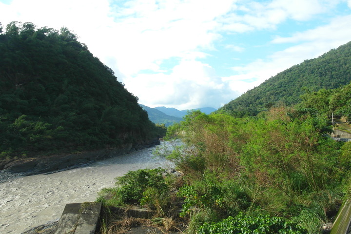 高雄終於天氣放晴(勁豪訓車小跑)