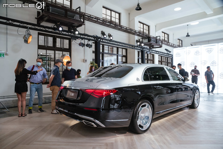 【採訪】全新Mercedes-Maybach S-Class現身國內,單一車型定價自1132萬元起!