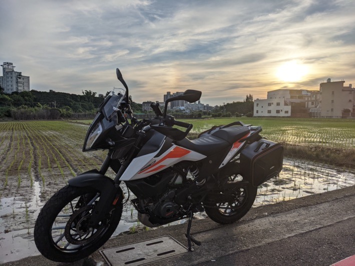 KTM 390ADV的日常:有山、有海、好生活