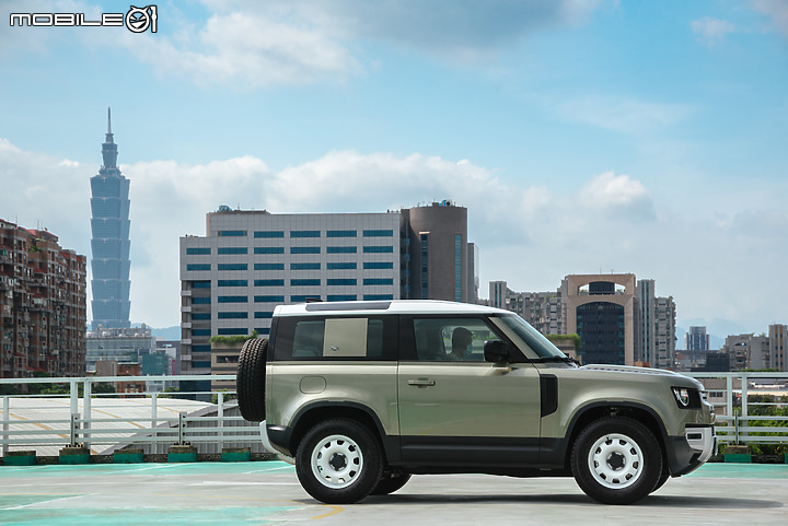 Land Rover Defender 90試駕｜短軸更對味，品味與樂趣兼具的個性休旅首選！