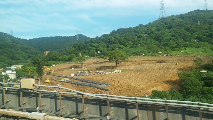 有人知道新莊壽山路旁的福地，遷移改建成什麼嗎?