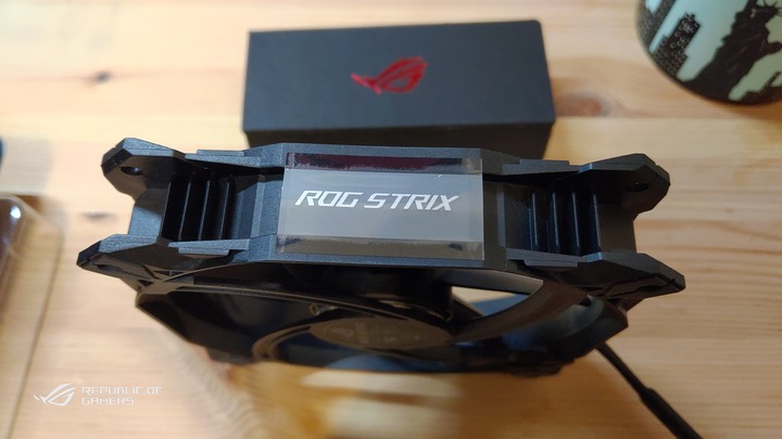 ROG & EKWB信仰電腦自組升級分享。