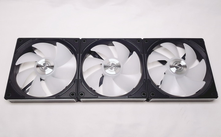 聯力 UNI FAN AL120 積木風扇 - 串聯超方便、軟體超直覺!