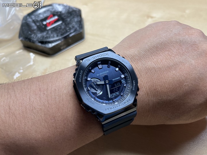 開箱分享～G-SHOCK 農家橡樹 金屬版～藍 GM-2100-2ADR