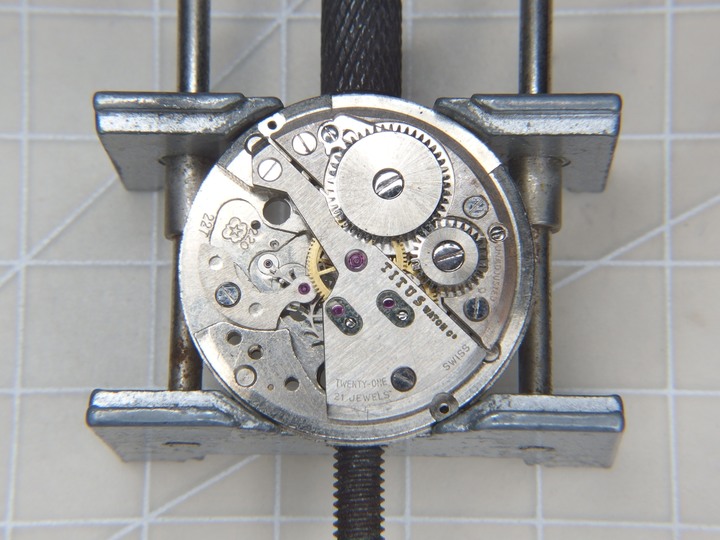 自娛玩修錶 - 天長地久: 鐵達時TITUS DE LUXE 21 Jewels (Case MOD. 5486/Venus cal. 227)