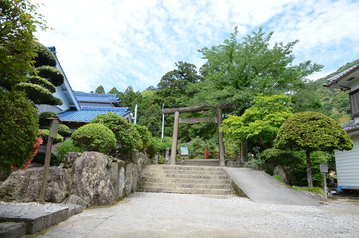 紀伊半島自駕遊-世界遺產巡禮2/4(本州最南端、潮岬、熊野古道、那智瀑布、日本第一大鳥居、伊勢神宮、夫妻岩)