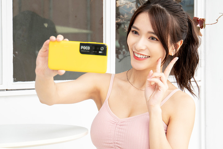 點我看大圖 POCO M3 Pro 5G上市小試/ 5G手機價格破壞者 平價享用UP網速