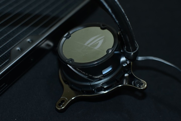 信仰的小船終究是要下水的-飛龍二代280水冷嘗鮮體驗(ft. Corsair iCUE Nexus)