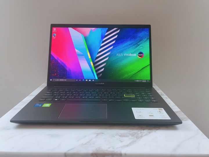 VivoBook S513E 酷玩黑OLED 螢幕，遊戲工作一機搞定
