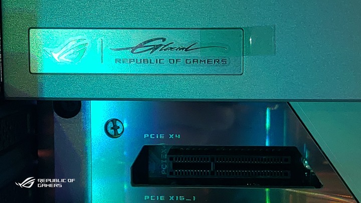 ROG & EKWB信仰電腦自組升級分享。
