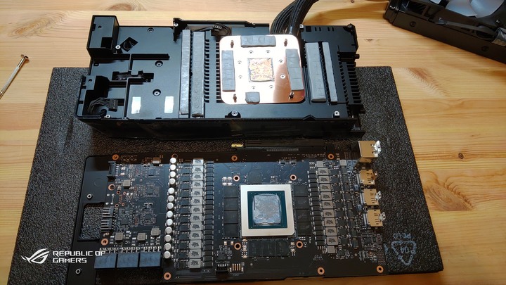 ROG & EKWB信仰電腦自組升級分享。