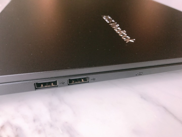 VivoBook S513E 酷玩黑OLED 螢幕，遊戲工作一機搞定