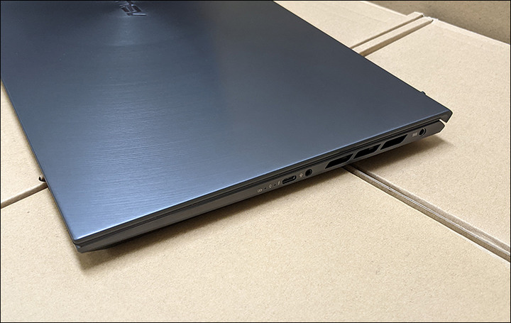 [就是開箱] 新工作機之ZenBook Pro 15 OLED