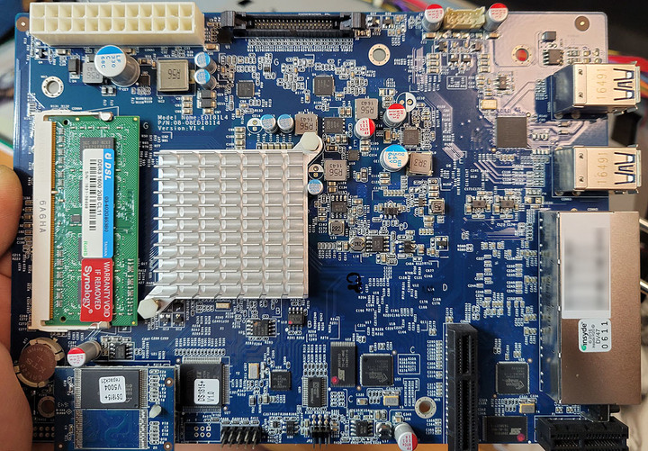 Synology群暉DS1815+故障閃燈不開機維修