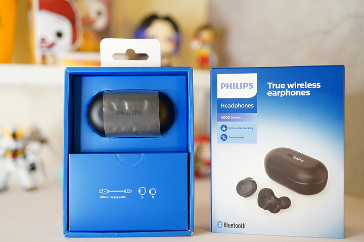真無線就是一直有新品我一直入坑啊~ 韓國知名新星女團STAYC 代言Philips飛利浦TAT4556 真無線耳機開箱! 隨心所欲享受音樂