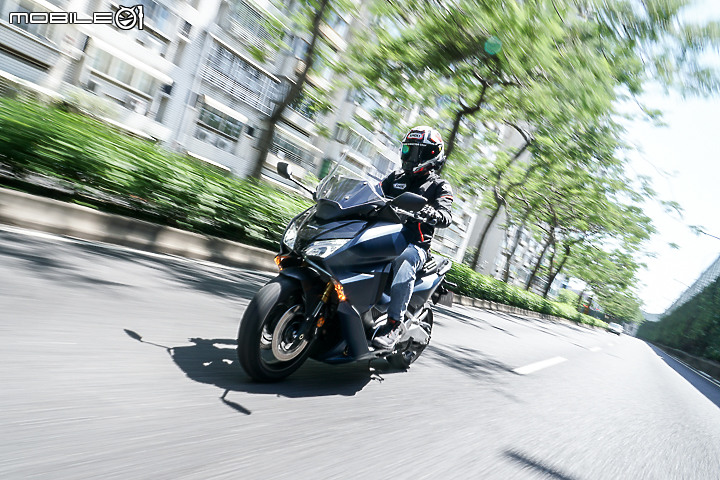 HONDA FORZA 750 試駕｜市區靈巧 長途更舒適 DCT 速可達再添一軍