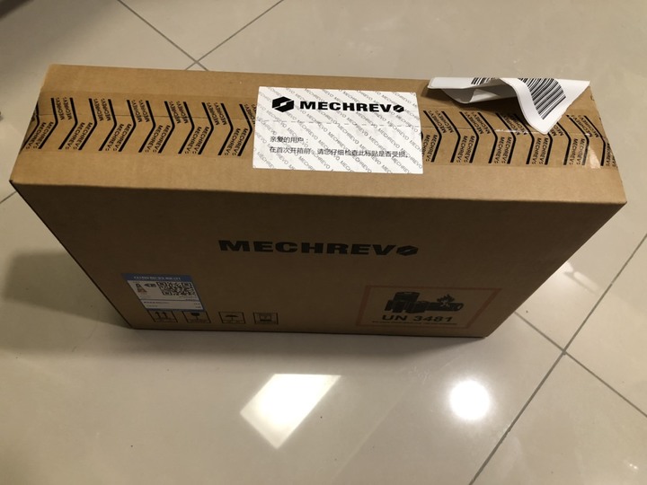 [不專業多圖開箱] 終於入手理想規格的筆電機械格命F1官方頂規，找超久