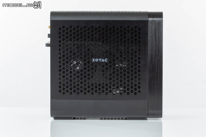 ZOTAC MAGNUS ONE 迷你電競主機開箱 在小機體內求取效能平衡點