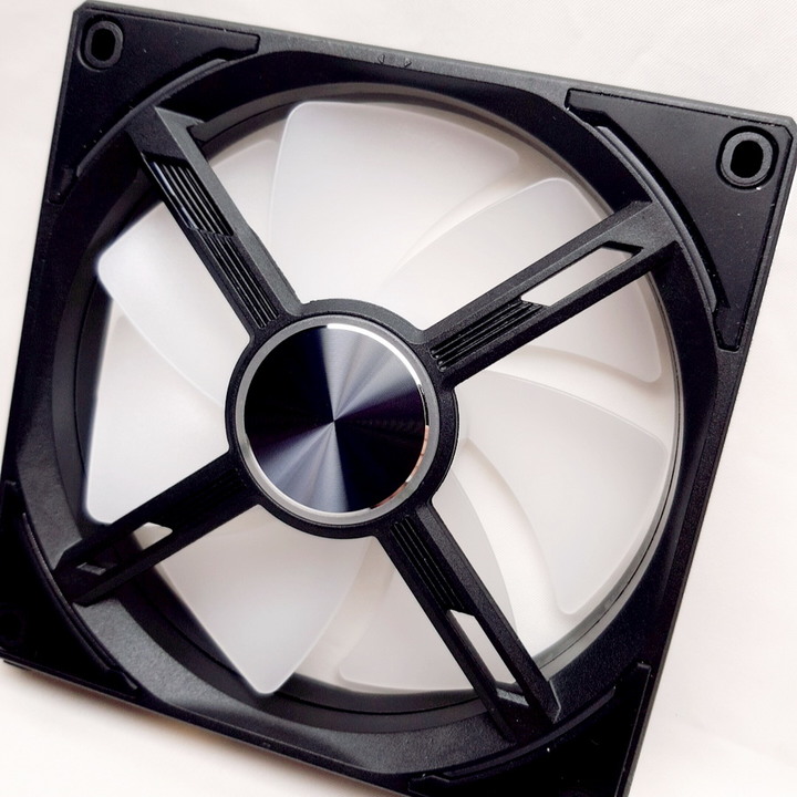 聯力 UNI FAN AL120 積木風扇 - 串聯超方便、軟體超直覺!