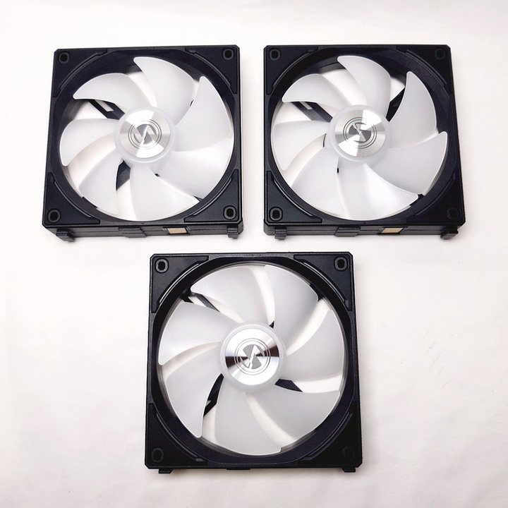 聯力 UNI FAN AL120 積木風扇 - 串聯超方便、軟體超直覺!