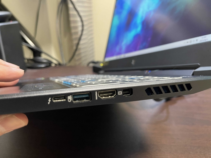 2021 Acer Predato Helios 300 2K螢幕 開箱