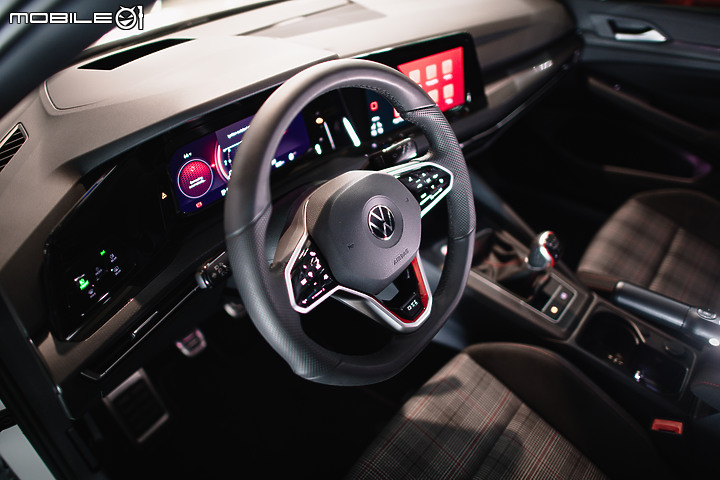 【海外新訊】金色BBS就是帥！美國VW推出八代Golf GTI BBS Concept！