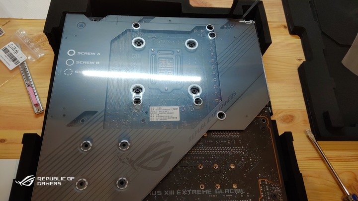 ROG & EKWB信仰電腦自組升級分享。