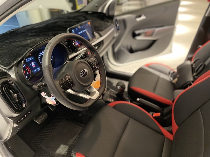 點我看大圖 微資女視覺系買車,Picanto GT-Line開箱