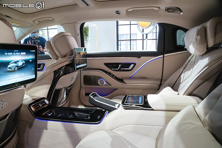 【採訪】全新Mercedes-Maybach S-Class現身國內,單一車型定價自1132萬元起!