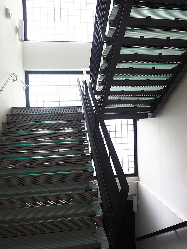 新竹市玻璃工藝博物館|原新竹州自治會館 — 在日本皇族行館中欣賞玻璃工藝品,順道在玻璃工坊中欣賞玻璃藝師即時創作