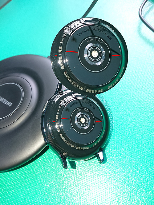 Galaxy  active 2 watch 3 使用者注意!! 背蓋心律與充電模組的位置