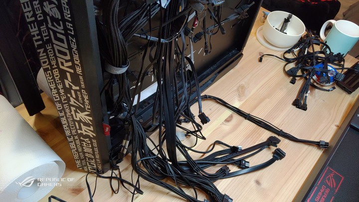 ROG & EKWB信仰電腦自組升級分享。