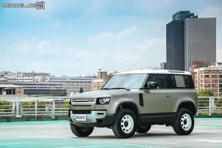 Land Rover Defender 90試駕｜短軸更對味，品味與樂趣兼具的個性休旅首選！