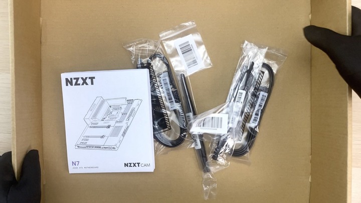 最美 Z590 主機板，沒有之一。NZXT N7 Z590 絕美開箱