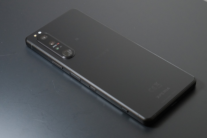 點我看大圖 低調內斂_SONY XPERIA 1 III 霧黑