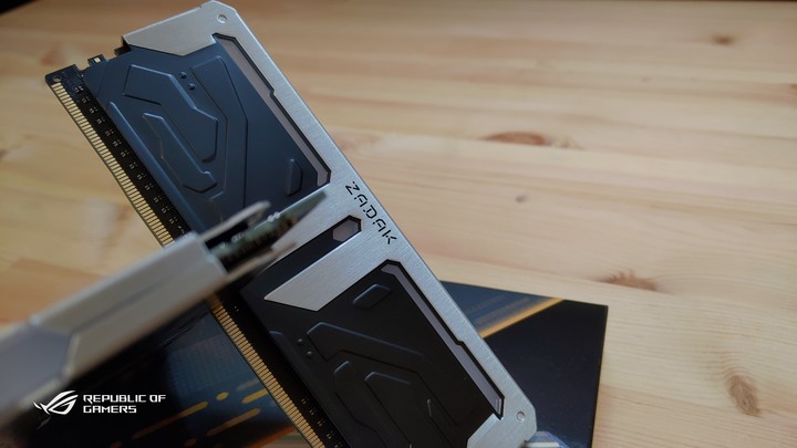 ROG & EKWB信仰電腦自組升級分享。