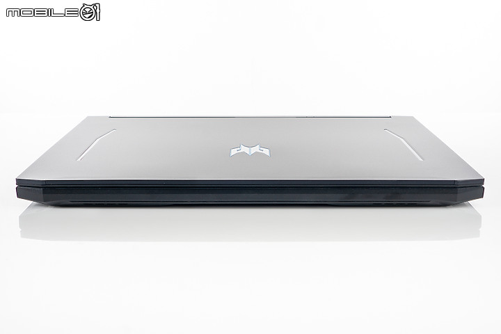 Acer Predator Helios 300 電競筆電 散熱出眾的 3A 遊戲利器！