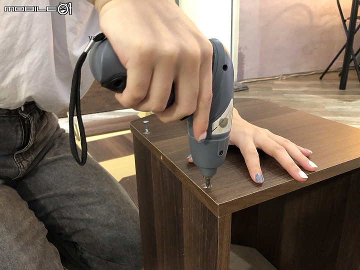 【開箱】手殘女不用靠男人 自己也能組裝DIY收納掀門櫃