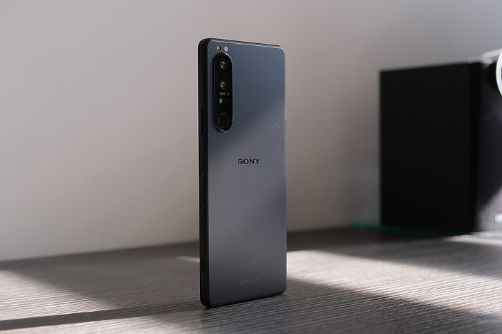 點我看大圖 低調內斂_SONY XPERIA 1 III 霧黑