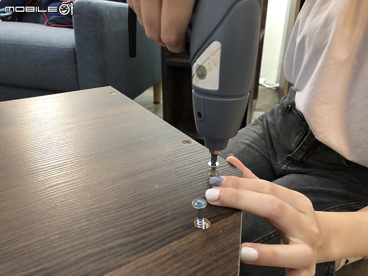 【開箱】手殘女不用靠男人 自己也能組裝DIY收納掀門櫃