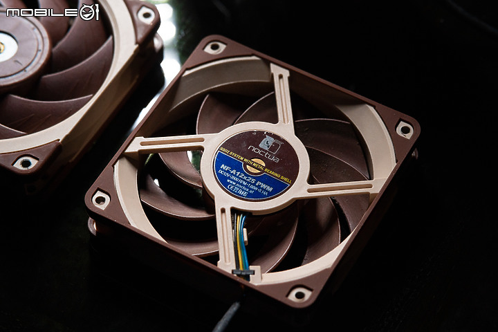點我看大圖 高性能新選擇PHANTEKS GLACIER ONE 240T30 & T30-120高壓扇開箱測試