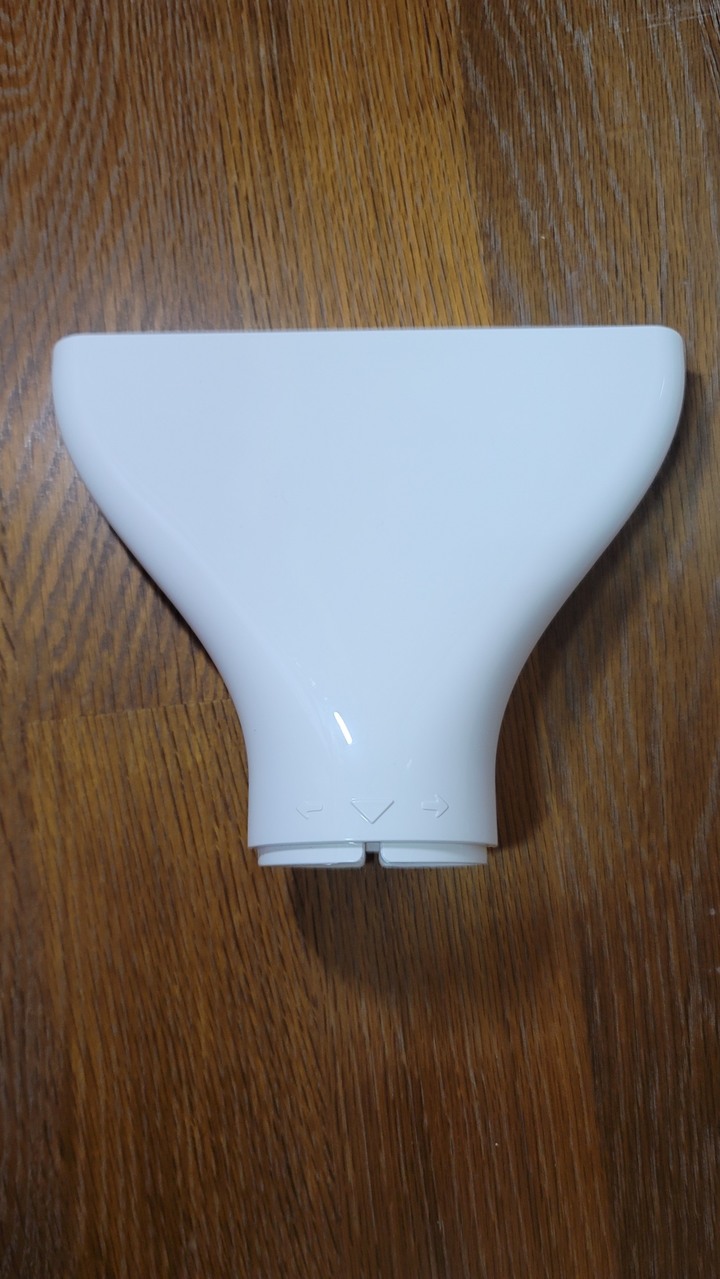 LG 18L變頻除濕機 V.S 淡水反潮木地板房間