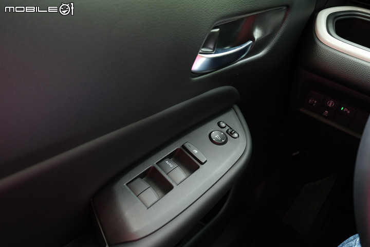 Honda Fit 第四代汽油版試駕|品質進化與售價升格一樣有感!