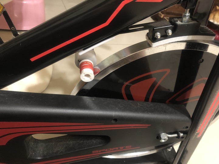 【脂肪變電能】健身車DIY改裝發電裝置,明天的手機用電,今天趕快用脂肪交換