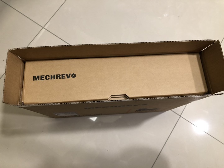 [不專業多圖開箱] 終於入手理想規格的筆電機械格命F1官方頂規，找超久
